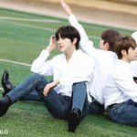 애들아 이거 봤어? 진짜 미쳤어 레전드야