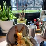 나 <b>텐동</b>먹으러 왔엉