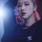 블랙핑크 <b>로제</b> 아디다스