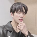 [펜타곤] 나 <b>아준</b>이 멋 잔뜩 들어간거 왤케