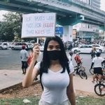 시위 나온 <b>미얀마</b> 여성들