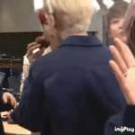 넌 찬란히 빛나는 <b>꿈들</b>과 함께 더 반짝거렸지