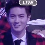 <b>수호</b> 찡긋