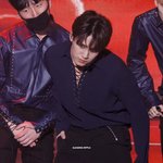 [세븐틴] 얘들 <b>위로</b> 째려보는 거 왤케