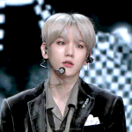 <b>변백현</b> 진짜 예쁨