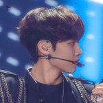 [더보이즈] 김선우 이 날 뭐야 수군수군...