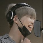<b>순진무구</b>한 표정의 아이돌들