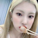이 블러셔랑 비슷한 <b>제품</b> 이름좀 ㅠㅂ