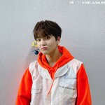 [트레저] 마지막 사진은 <b>지훈이</b>