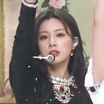 서양사람들은 앚에서 강혜원 얼굴 좋아하더라