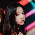 <b>이</b><b>지적</b>이고 차가운 매력 아이돌