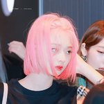 현실 세계에서 보기에 더 <b>어색</b>한 미모