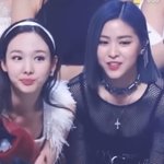 [드루와] 아니 <b>류진</b> 나연이랑 사진찍는데 ㅋㅋㅋㅋㅋㅋㅋㅋ