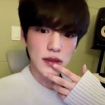 [모두드루와] 그 12시 <b>라방</b> 귀여운 애 있잖아,,