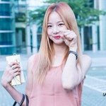 애교 부리는 멤버를 보는 걸그룹의 반응