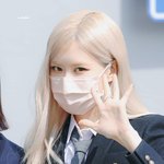 로제 <b>아형</b> 출근길 ㅈㄴ이쁘다