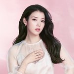 아이유 <b>봄화보</b> 보고 가