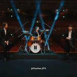 전정국 센터 <b>드럼</b>치는데