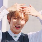 [NCT즌] <b>운동장</b>에서 햇빛 맞으면서 멍때리는데