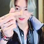 정국이 <b>브이앱</b> 팔찌