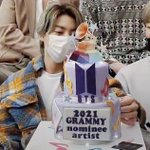 [방탄소년단] 케이크 만지작하던 <b>막둥이</b>