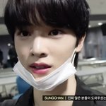 <b>성찬</b> 얼굴 왜이래 ㅋㅋ