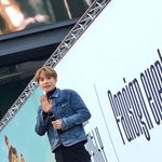 [NCT즌] 귀여운 얼굴과 <b>상반</b>되는 다리길이.