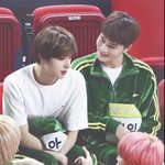 [<b>NCT</b>즌] 정우 무슨 이야기했길래