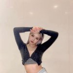 [블핑로제] 로제가 첫 솔로 곡으로 '<b>On</b> The Ground' 고른...