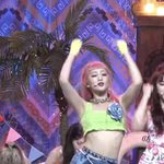 암만 봐도 <b>민니</b> 옷 슈가 입을 거 같음