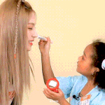 있지 <b>예지</b>를 본 외국인 어린이가 <b>한</b> 말