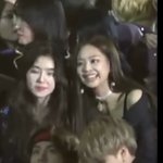 제니 얼굴 뷔 엉덩이에 부딪힐 뻔한 거 <b>언제</b>임?