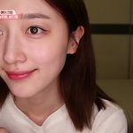 이거 립 뭐바른것같음?