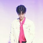 [<b>NCT</b>즌] 자기도 자기 옷이 웃긴듯