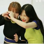 [댓글부탁해] <b>AOA</b> 시절 지민이랑 친해지려고 애썼던 민아