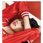 블링크들아 리사 솔로 언제 <b>나올</b> 거 같아?