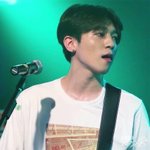 아니 얘들아 너네 빡빡머리 걔 개잘생긴거 알았음?