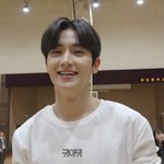 [더보이즈] 아 웃을때 칼집 때문에 <b>데일</b>밴드 찌그러진대