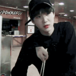 [방탄소년단] <b>식당</b>에서 <b>밥</b>먹는데 옆에 이런 사람있으면