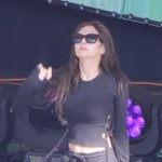 제니 이 <b>상의</b> 정보 아는사람ㅠㅠ