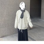 야 이 여자분이 입은 하얀 <b>아우</b>터같은 거 이름