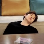 딸기먹고 노래듣고 앨범뜯고 성대<b>모사</b>하다가
