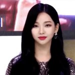헐 카리나 흑발했네