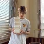 [NCT즌] <b>박쥐</b>송.. 얼굴은 애기 햄찌면서 손이..