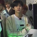 [NCT즌] 이날 너무 눈가가 <b>촉촉</b>해서 꼭 우는거 같아