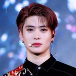 평범을 아득히 <b>초월</b>한 미모 男돌