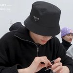 얘 <b>폴</b>꾸 이상하게 함...