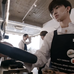 [NCT즌] 진짜 재민이 <b>묵묵</b>하게 커피 막 만드는데