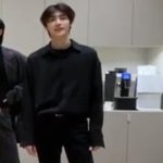 내 본진 <b>검정셔츠</b> 입음