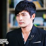 <b>신사</b>의 품격 보는데 장동건 ㅈㄴ 잘생겼다